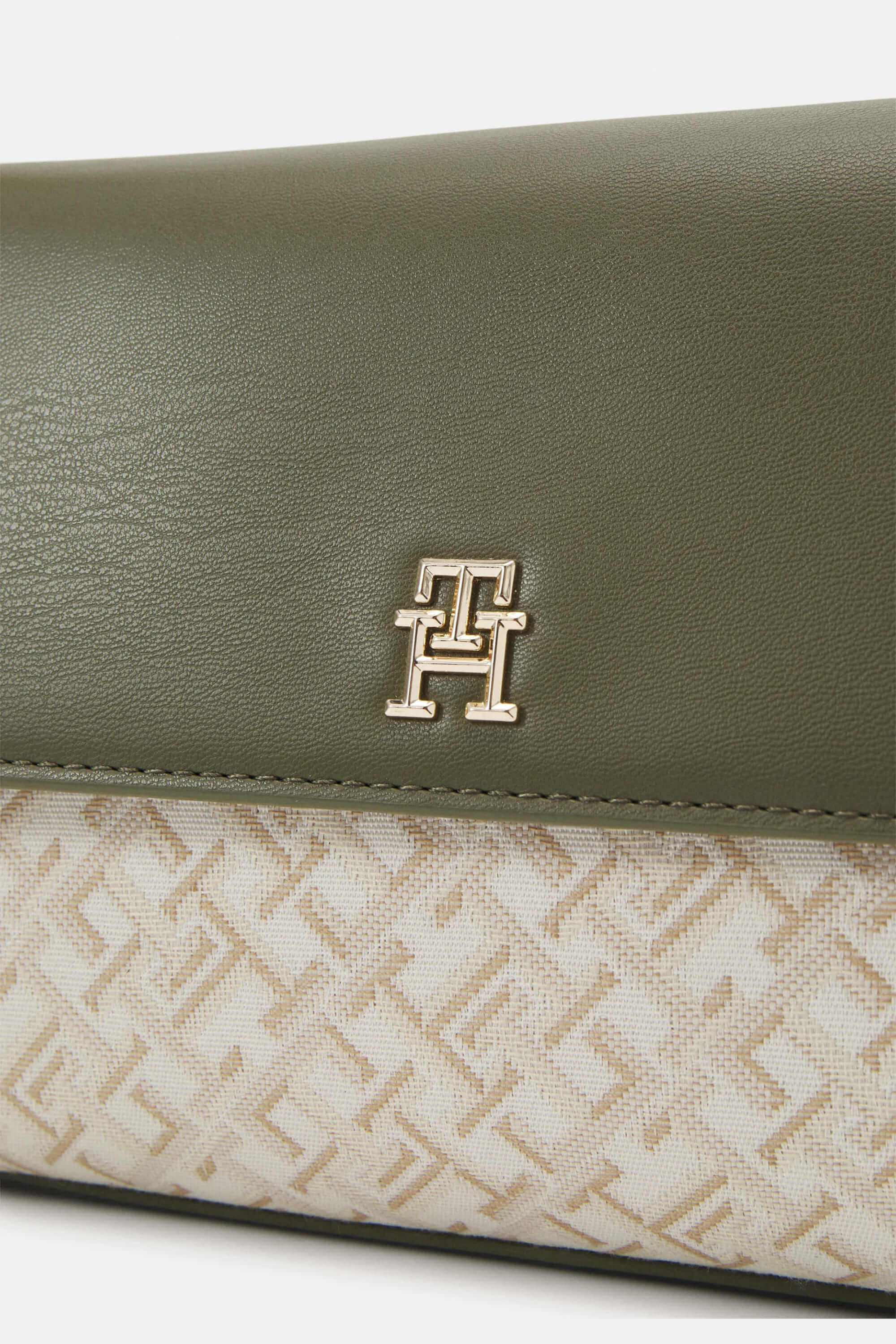 #color_utility olive/neutral