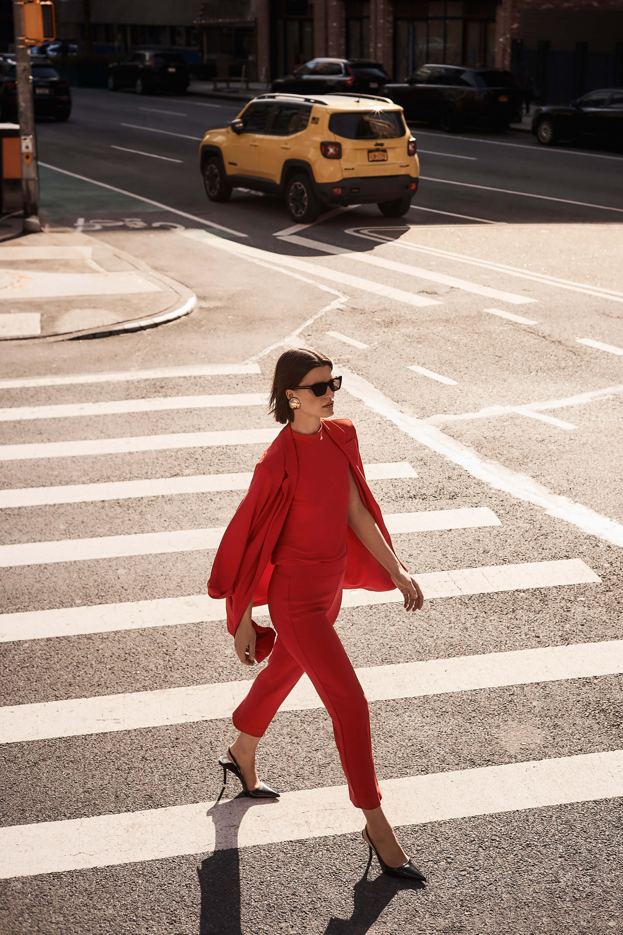 Pantalones rectos clásicos, colores de temporada - 143105F24