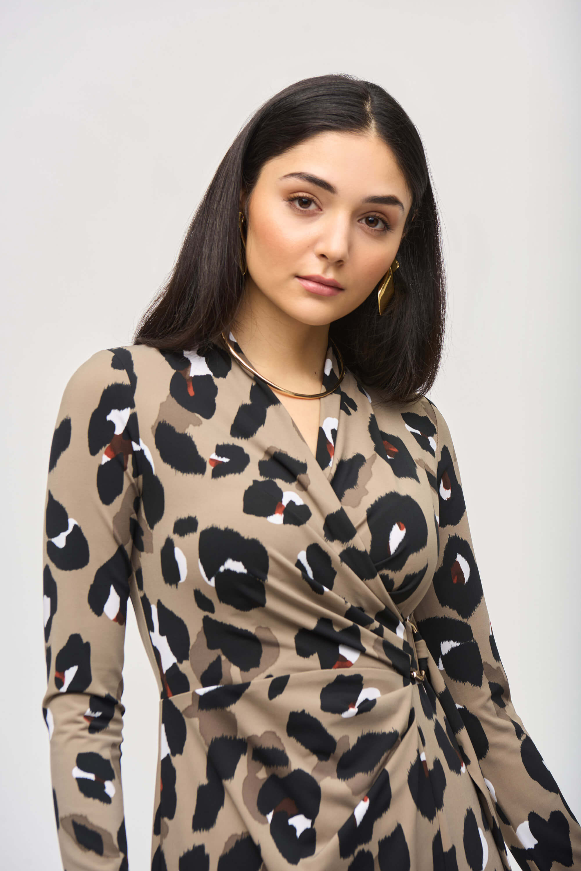 Vestido cruzado con estampado animal en punto de seda - 243173