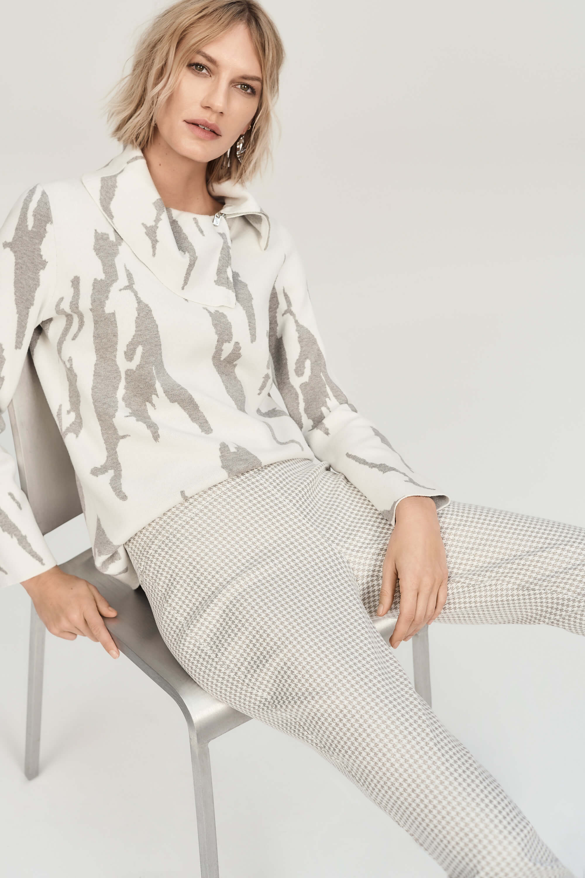 Pantalones ajustados de jacquard con pata de gallo - 243180