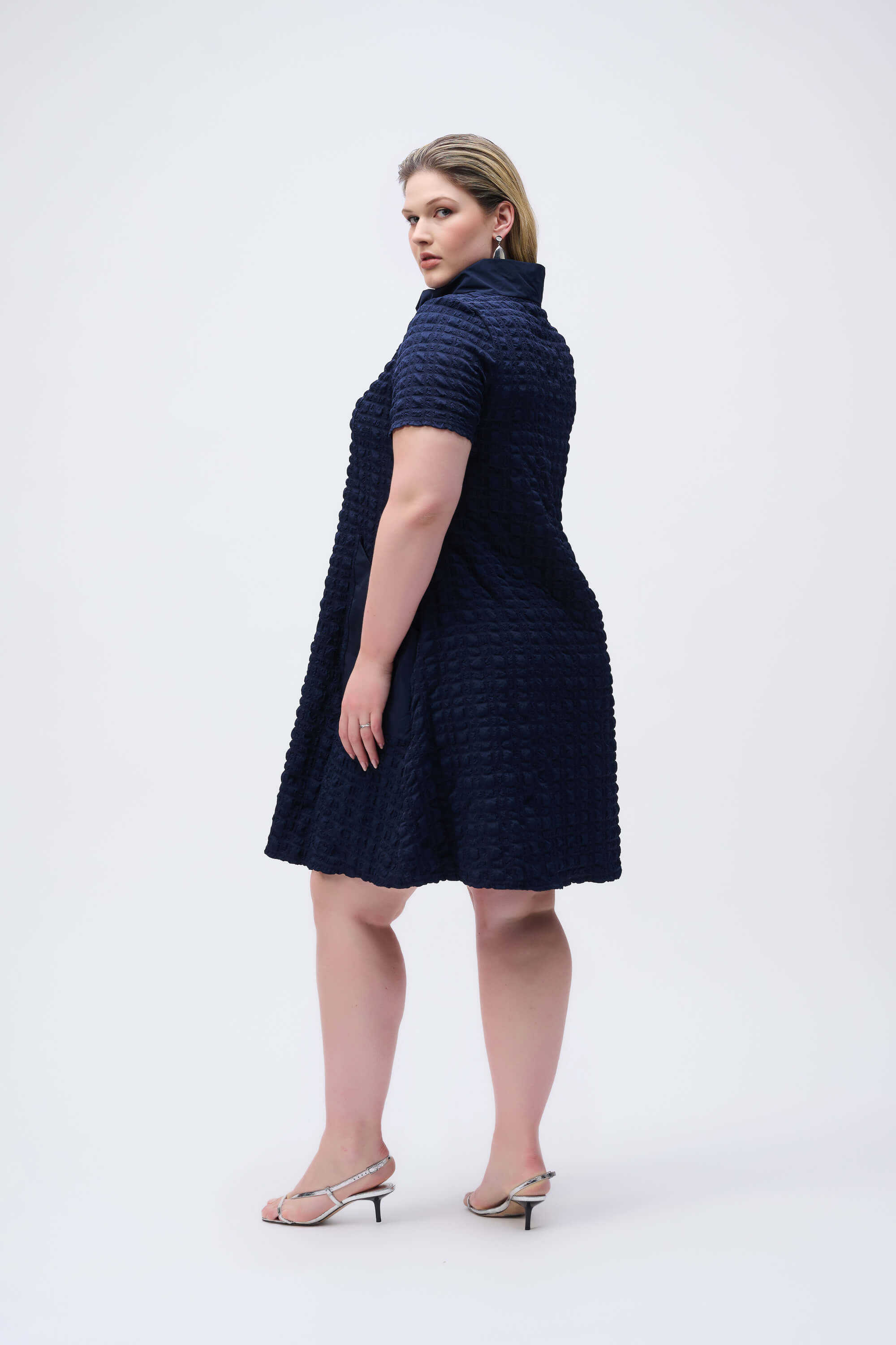 Vestido 251084 | Vestido línea A vista posterior