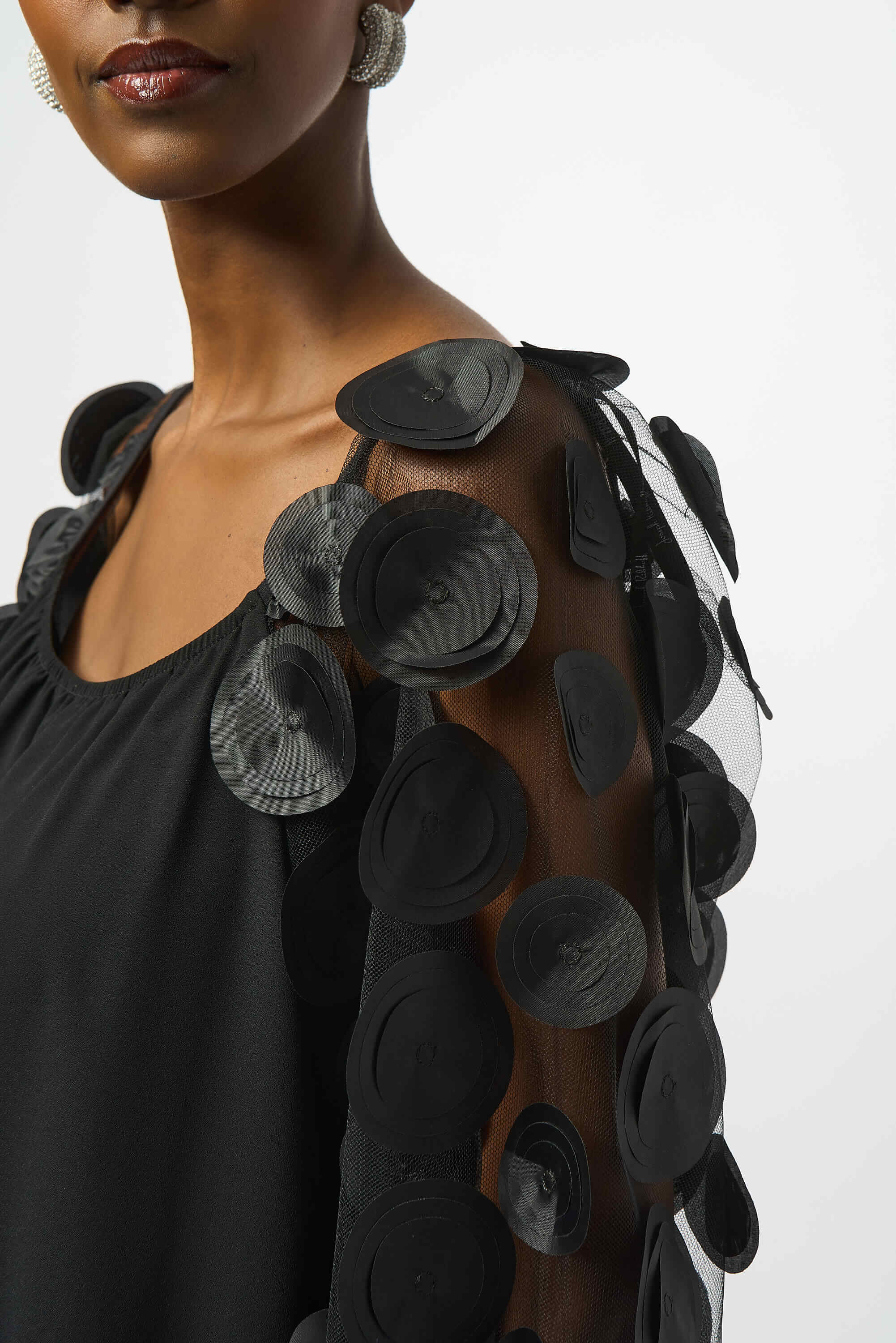 Top 251273 | Detalle de mangas abullonadas en top