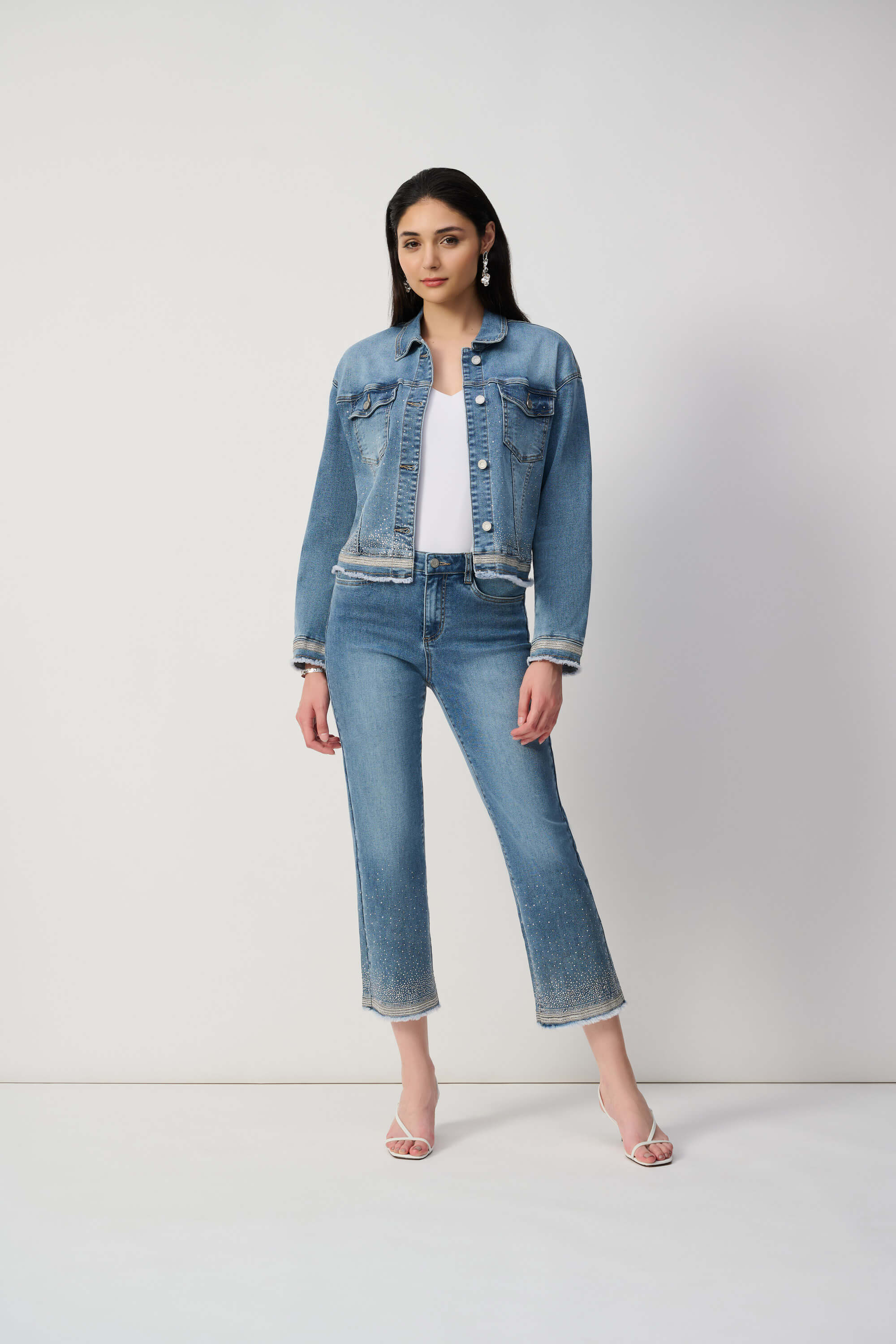 Joseph Ribkoff 251956 | Jeans crop recto con cristales vista frontal