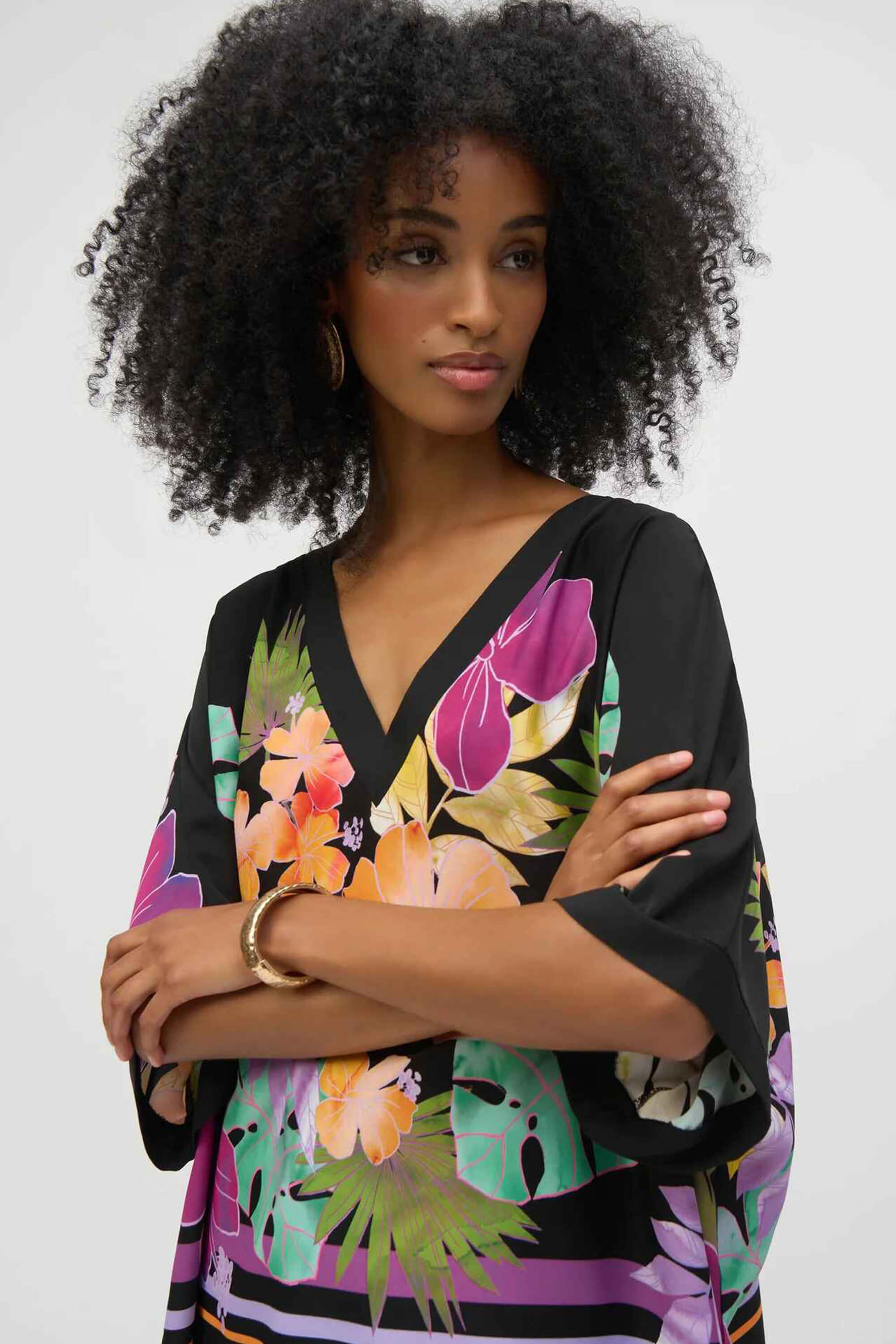 Top Boxy Floral con Mangas Dolman y Cuello en V - 252218