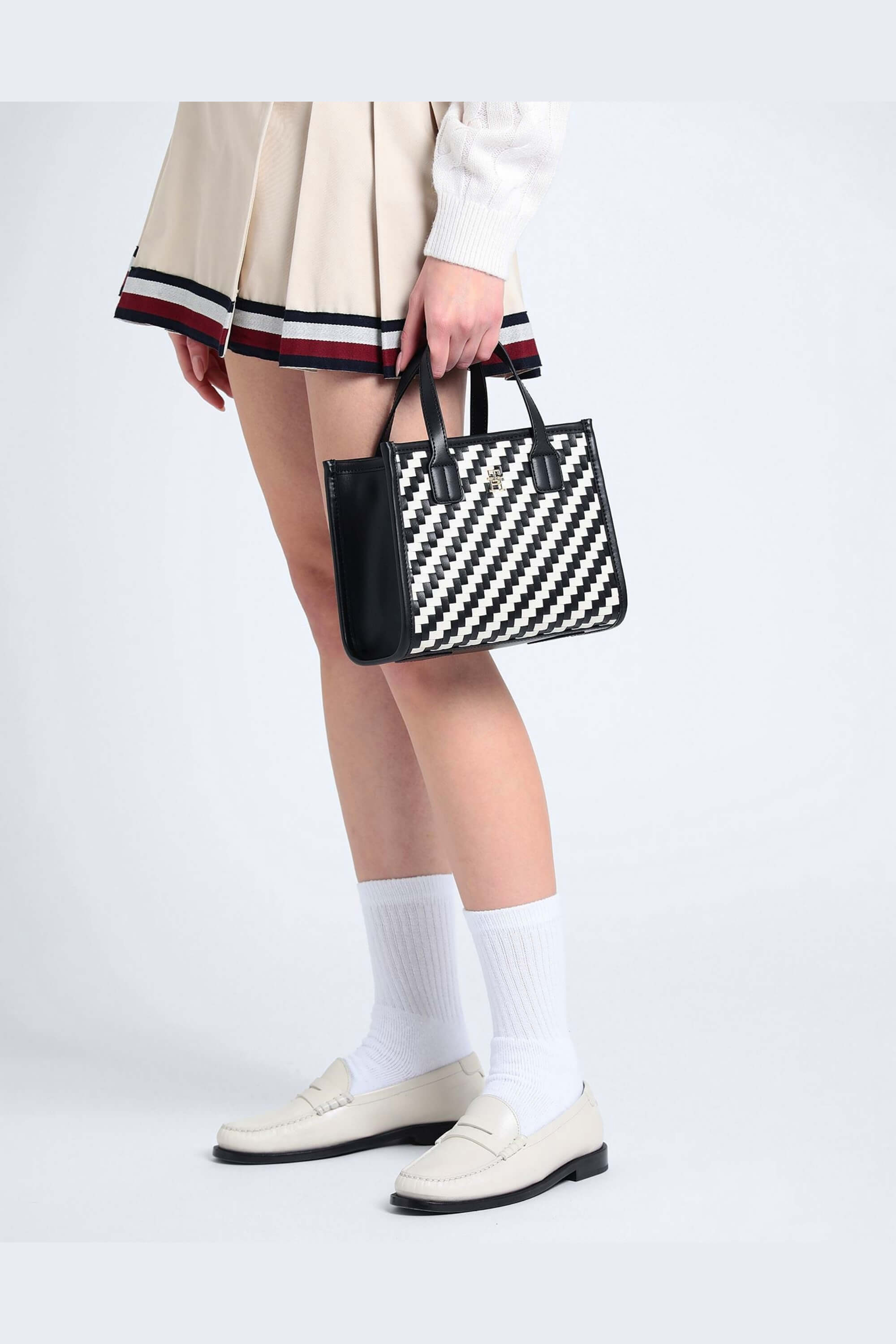 Bolso Tote Medium Bicolor Cierre Magnético