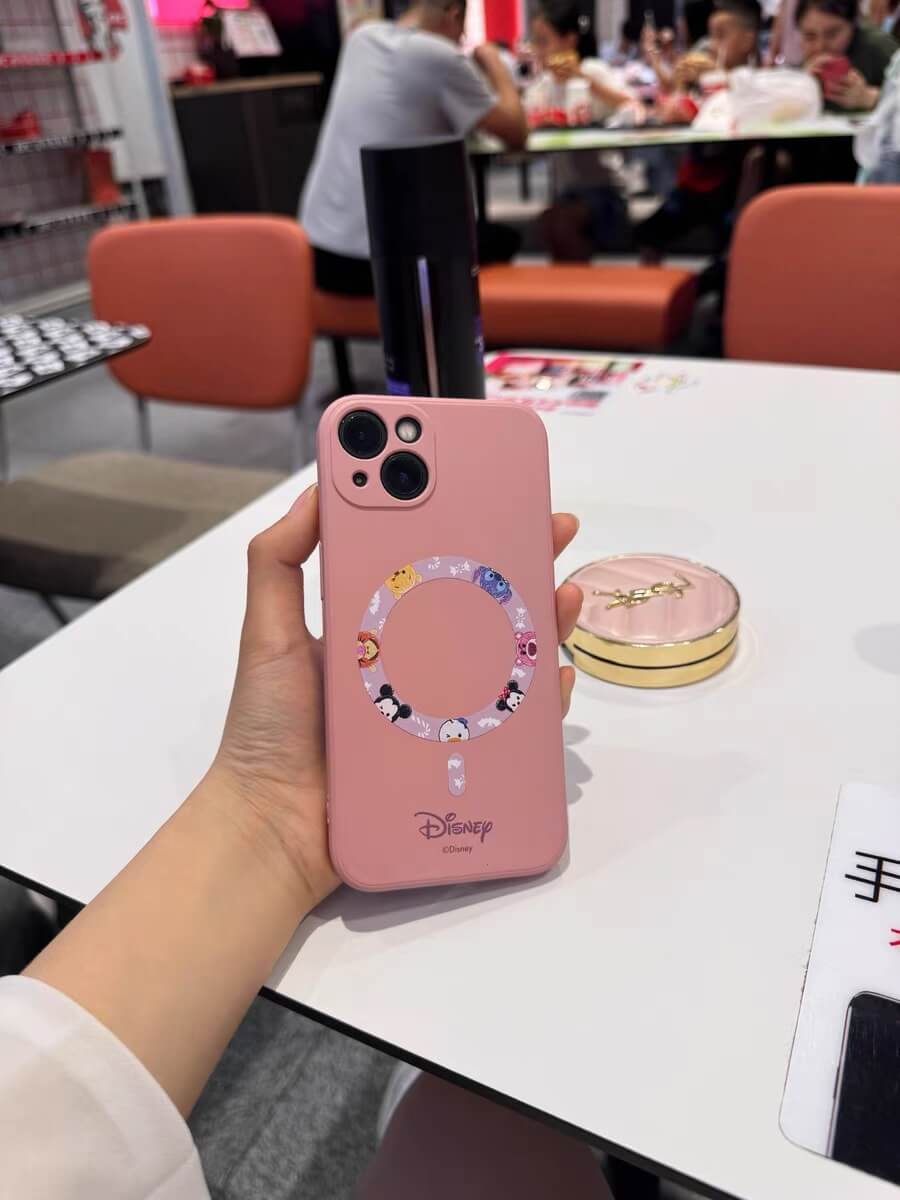 Funda iPhone Disney Círculo Mágico con MagSafe