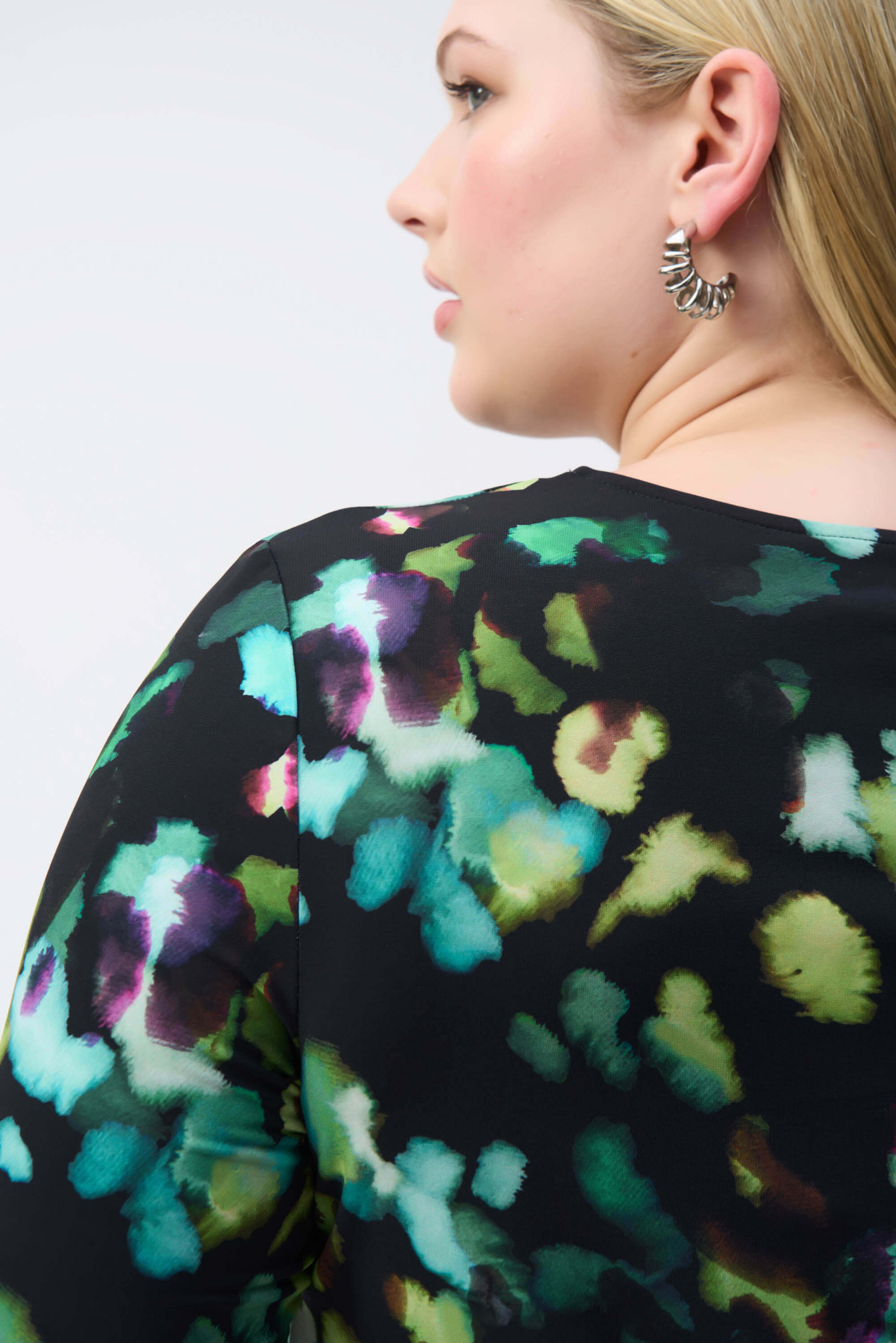 Túnica sedosa de punto con estampado abstracto - 243134