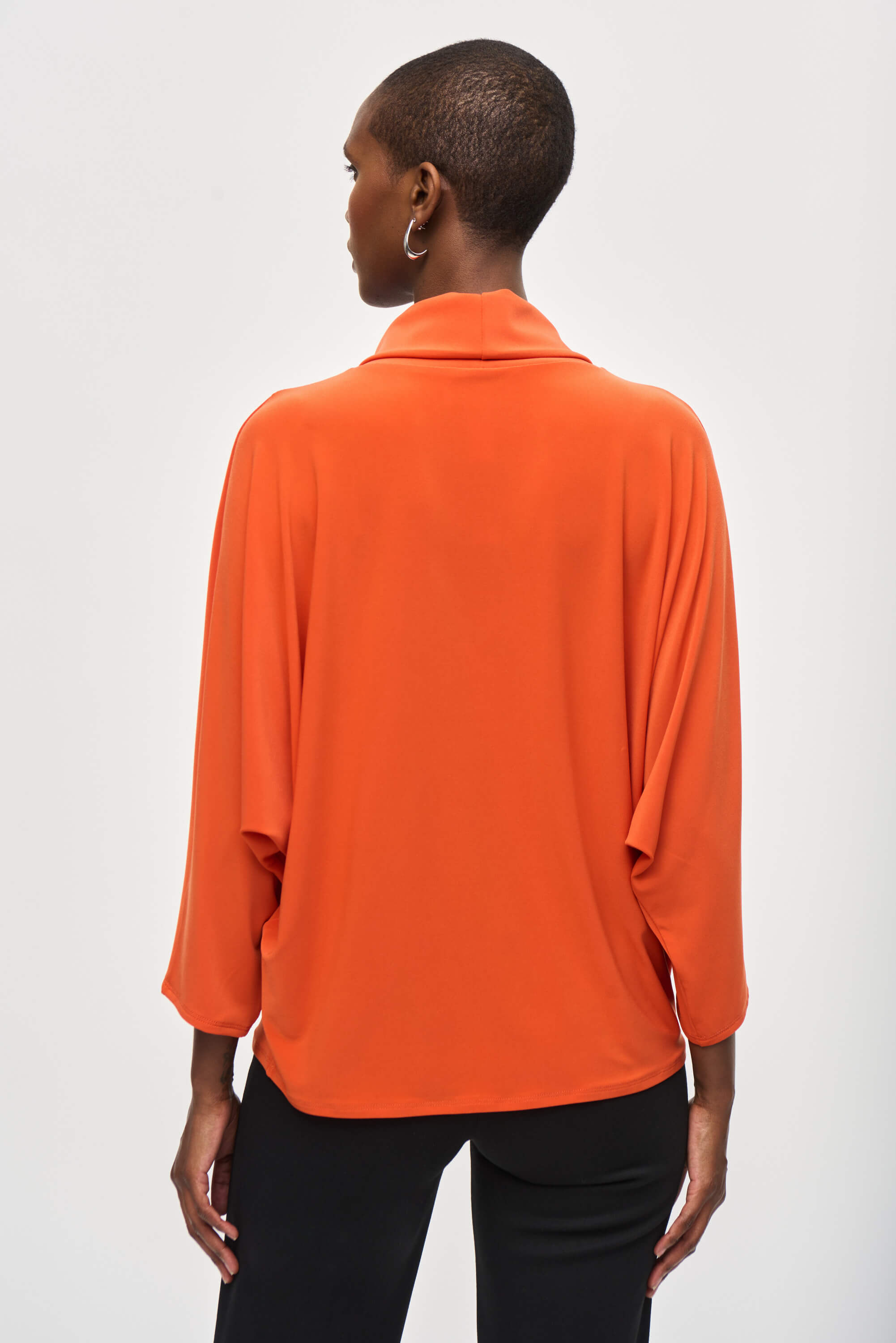 Top de corte boxy en punto sedoso con ojales - 243159