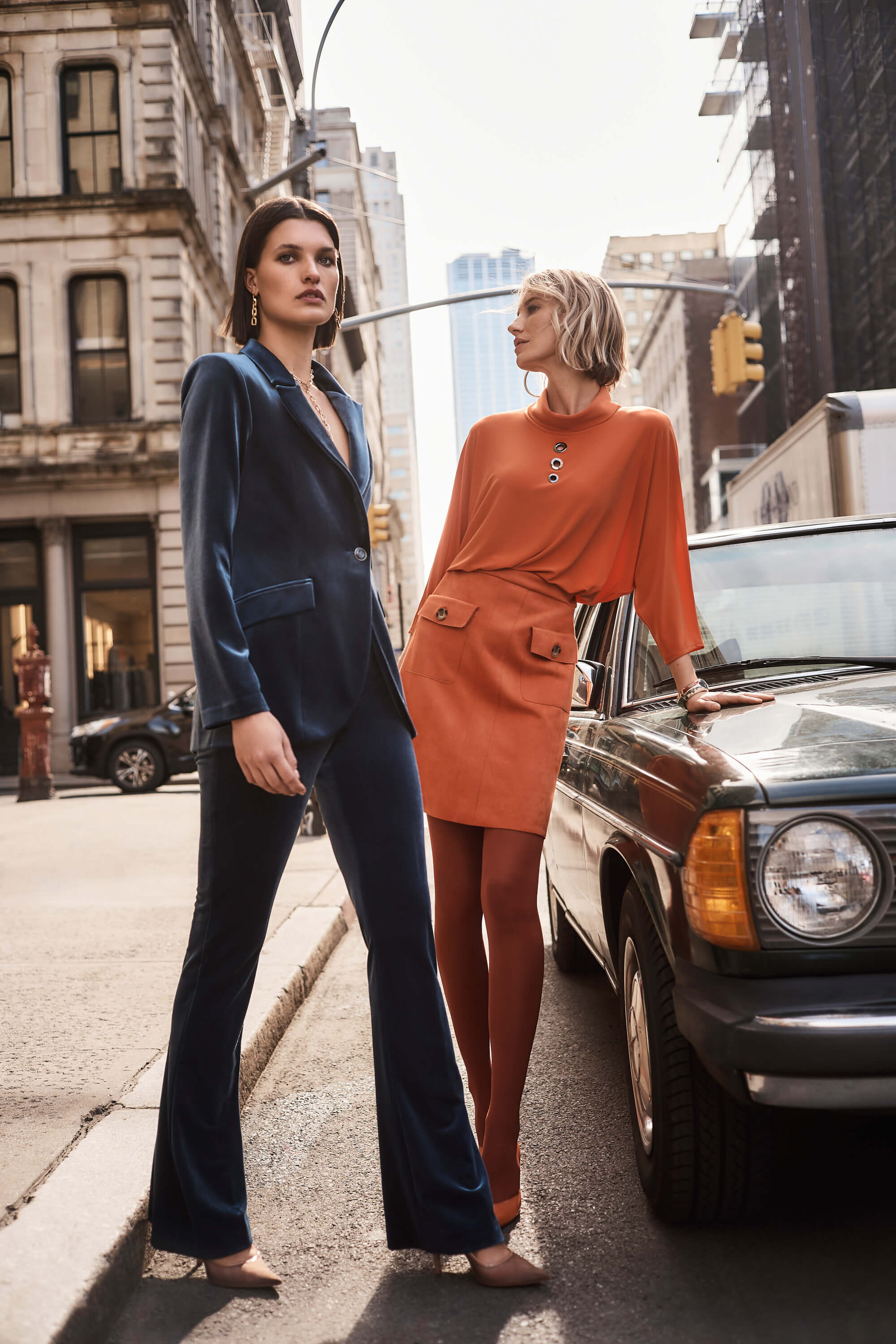 Top de corte boxy en punto sedoso con ojales - 243159