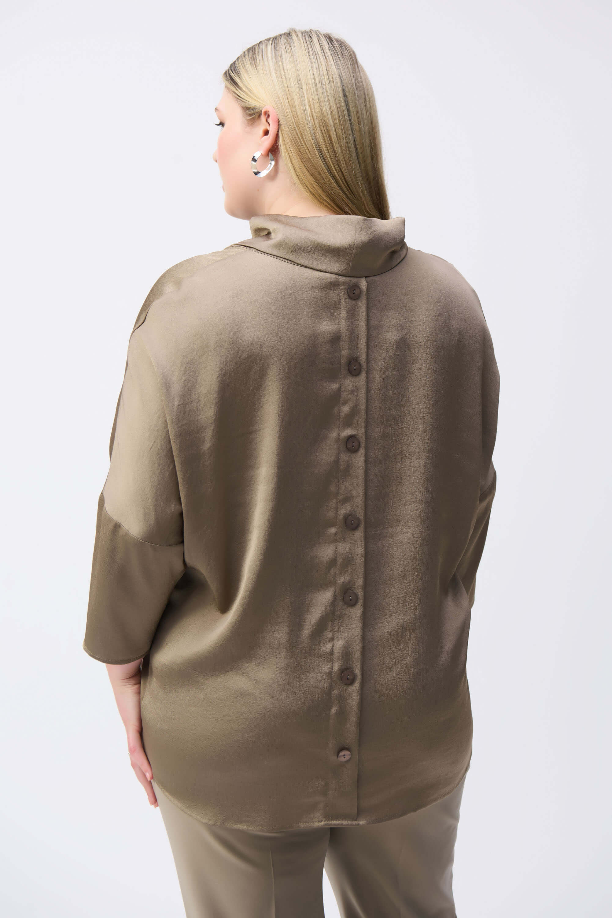 Top de raso con escote fluido - 243189