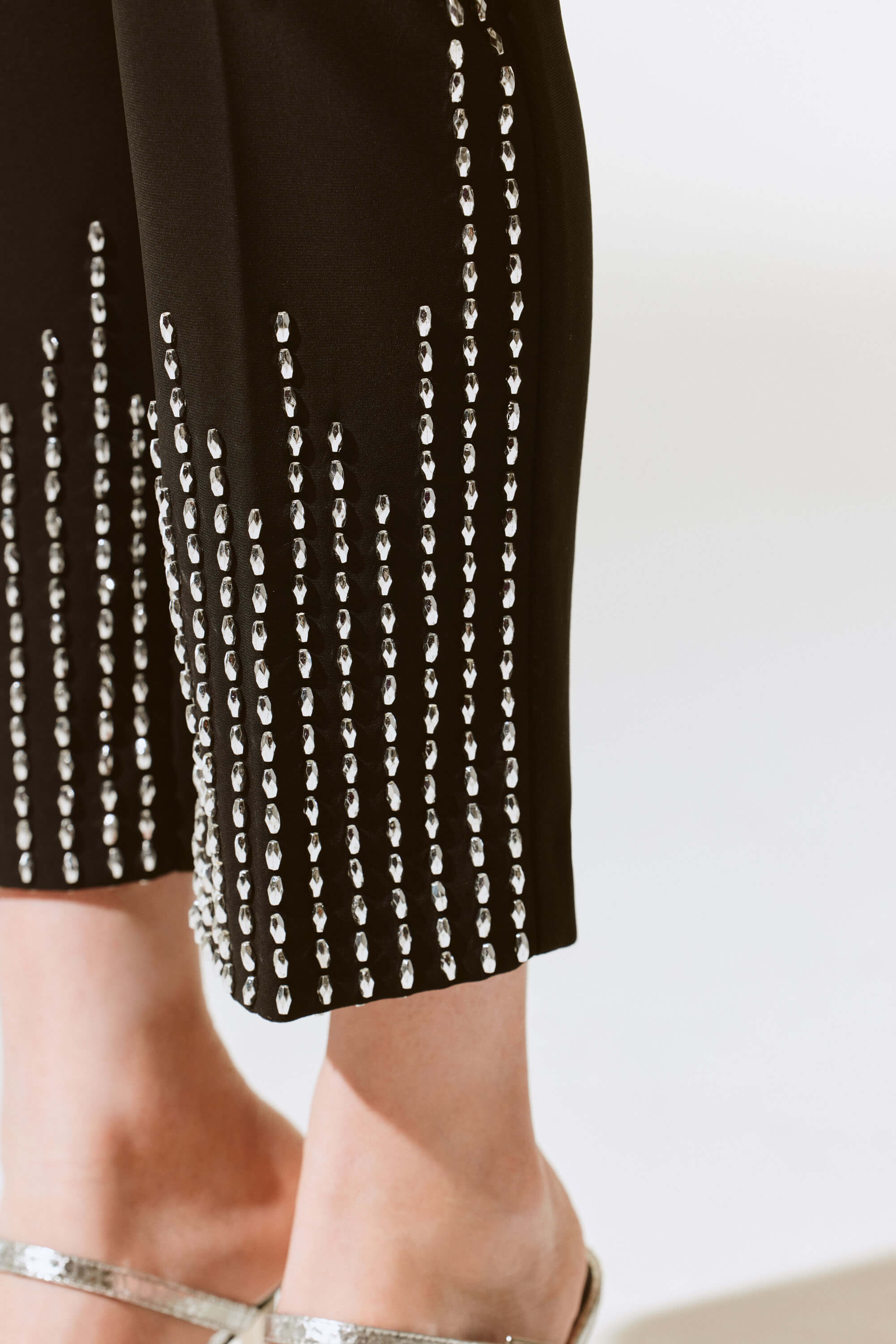 Pantalón sin cordones con adornos de punto sedoso - 243732